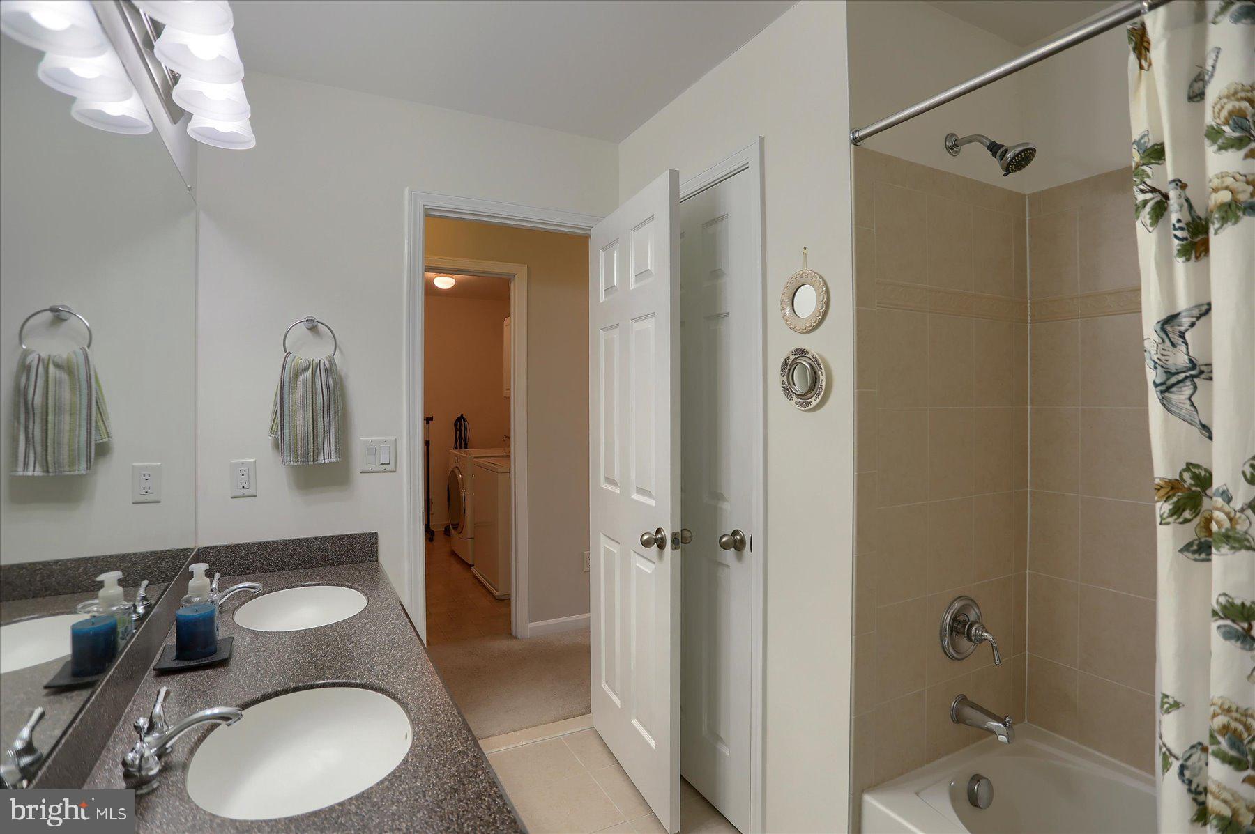 THE ENCLAVE - Residential