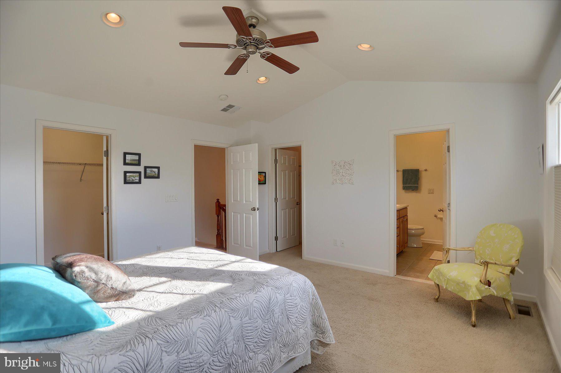 THE ENCLAVE - Residential