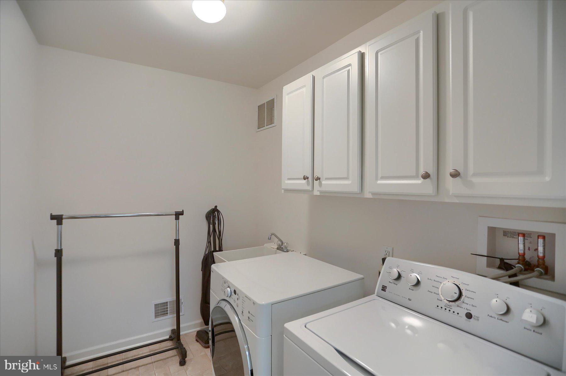 THE ENCLAVE - Residential