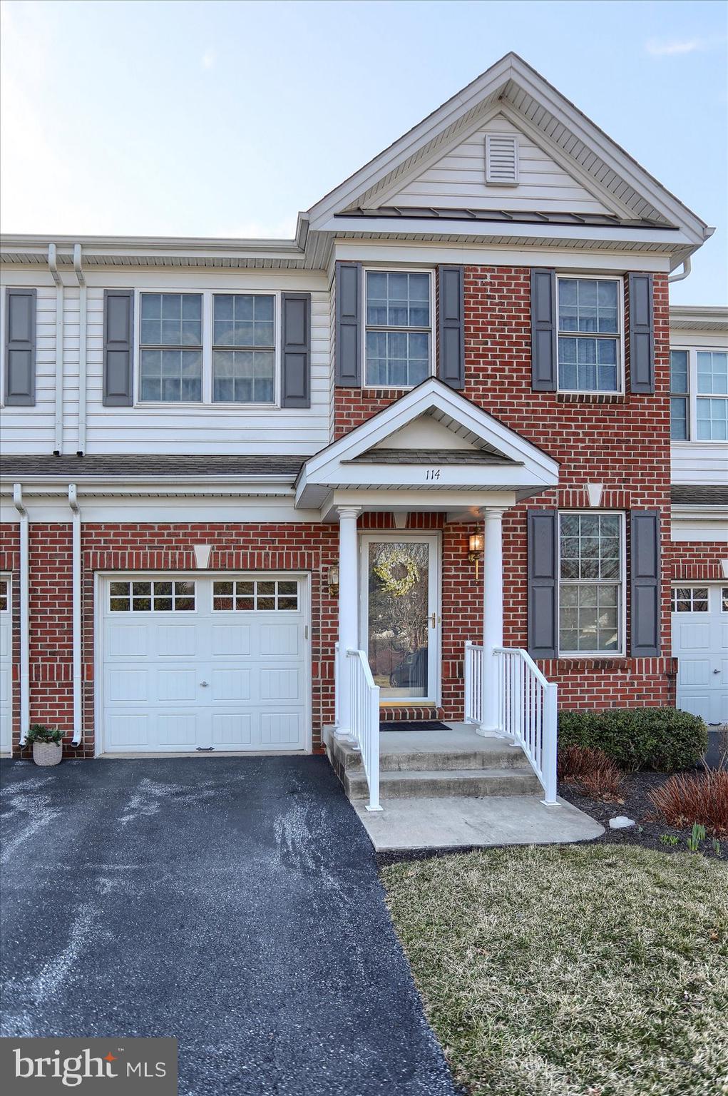 THE ENCLAVE - Residential