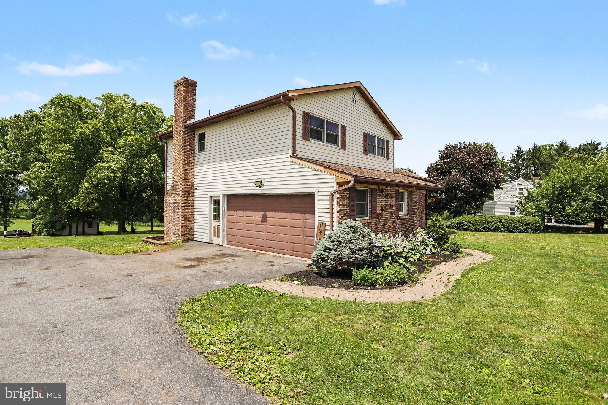 1565 OLD MOUNTAIN ROAD