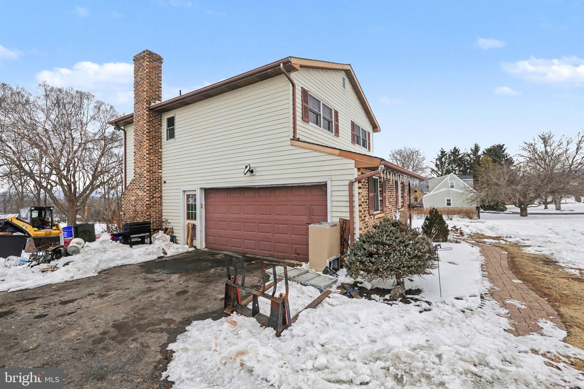 1565 OLD MOUNTAIN ROAD