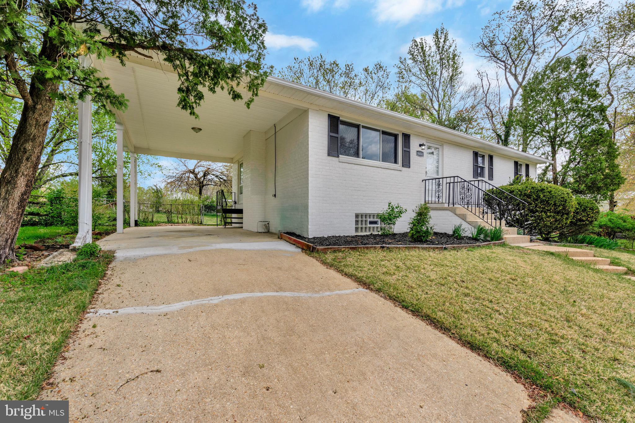 CHRIS MAR MANOR - Residential