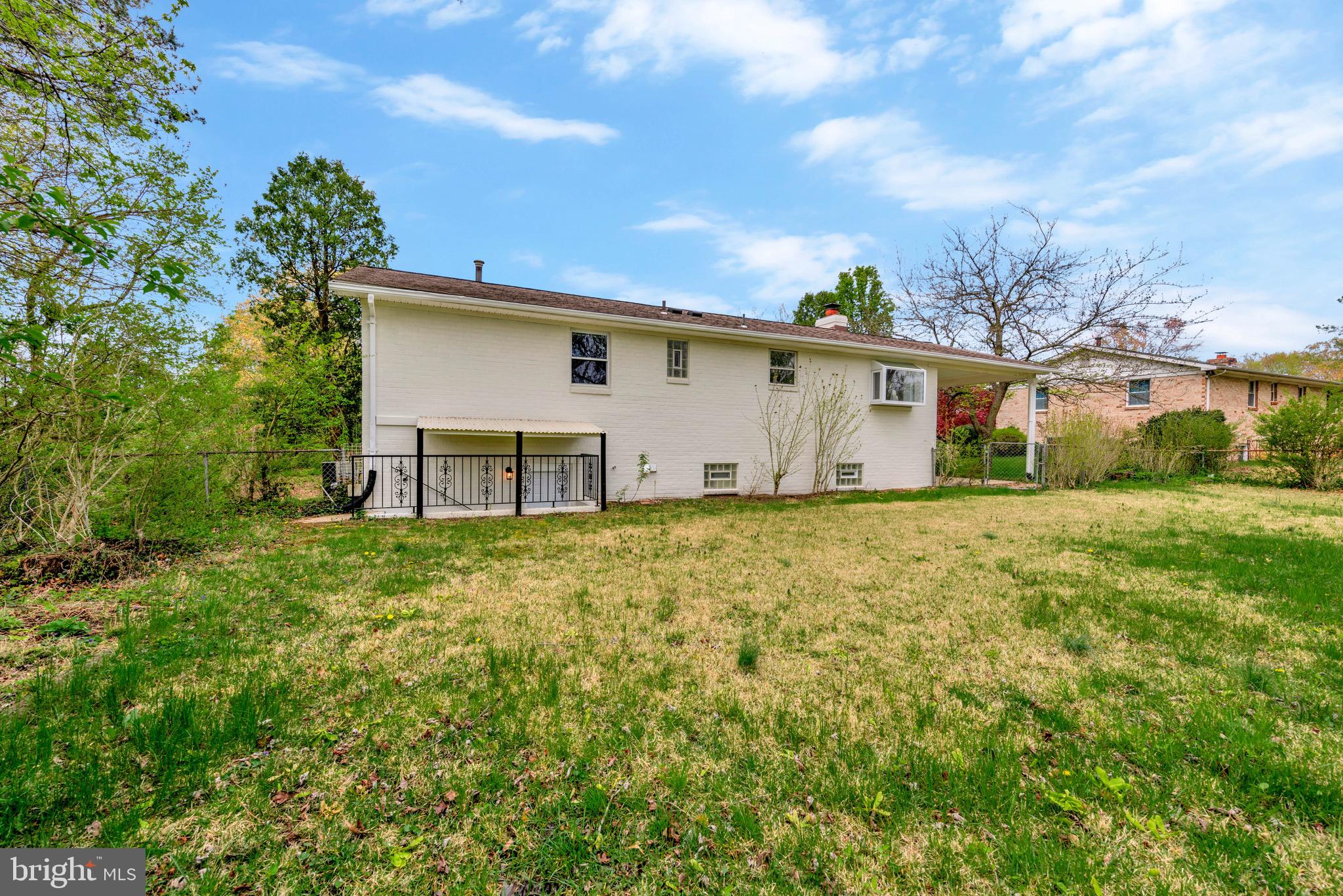 CHRIS MAR MANOR - Residential