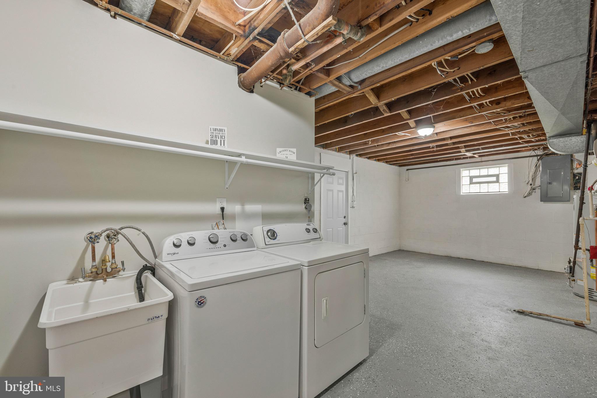 CHRIS MAR MANOR - Residential