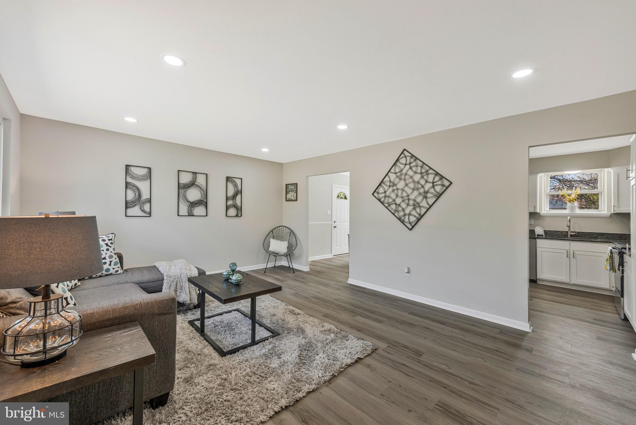 CHRIS MAR MANOR - Residential