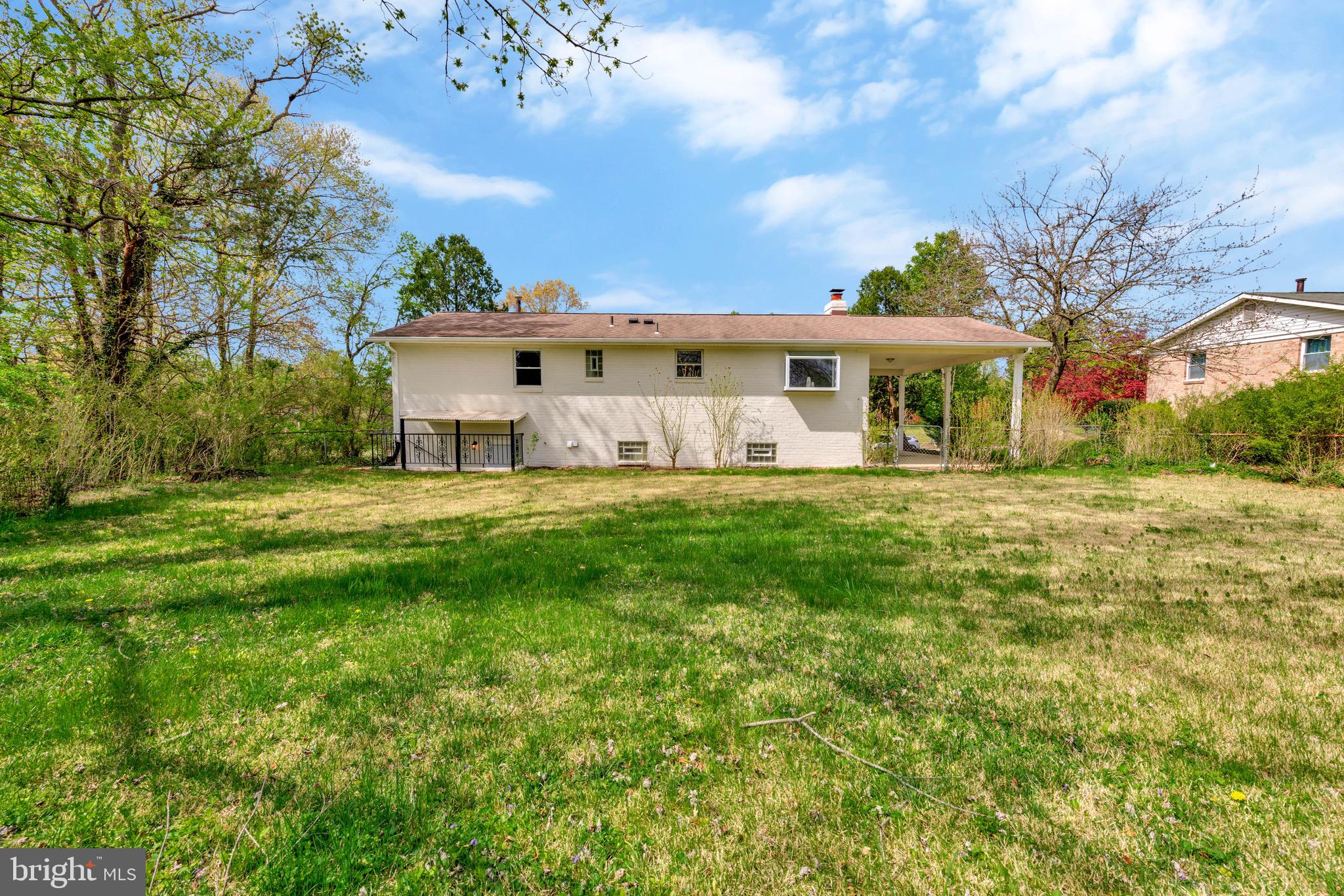 CHRIS MAR MANOR - Residential