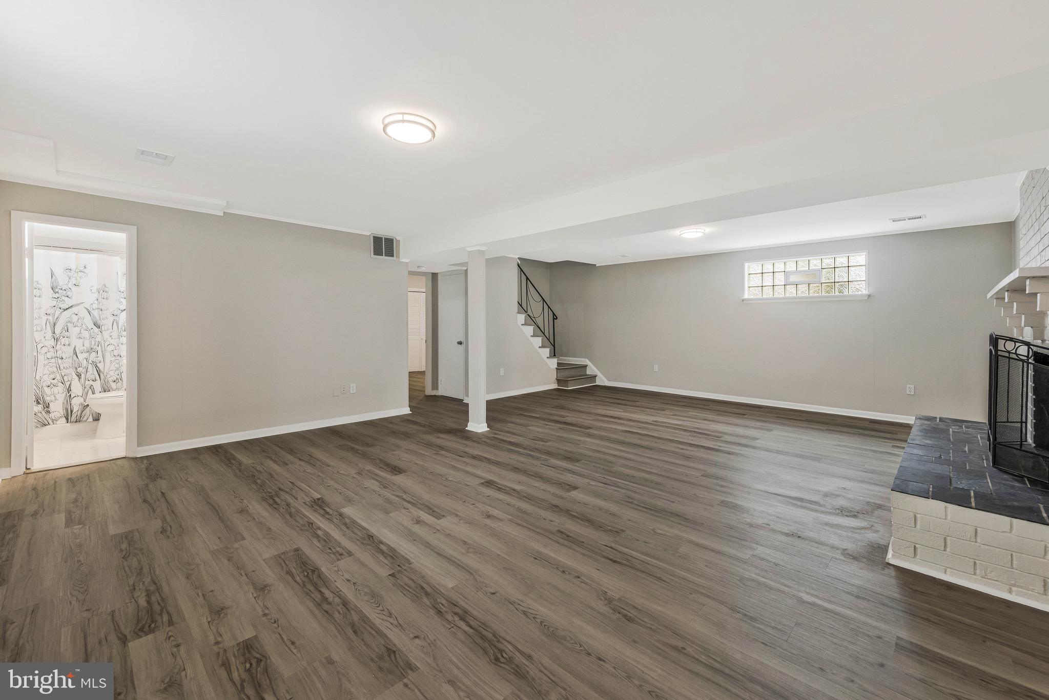 CHRIS MAR MANOR - Residential