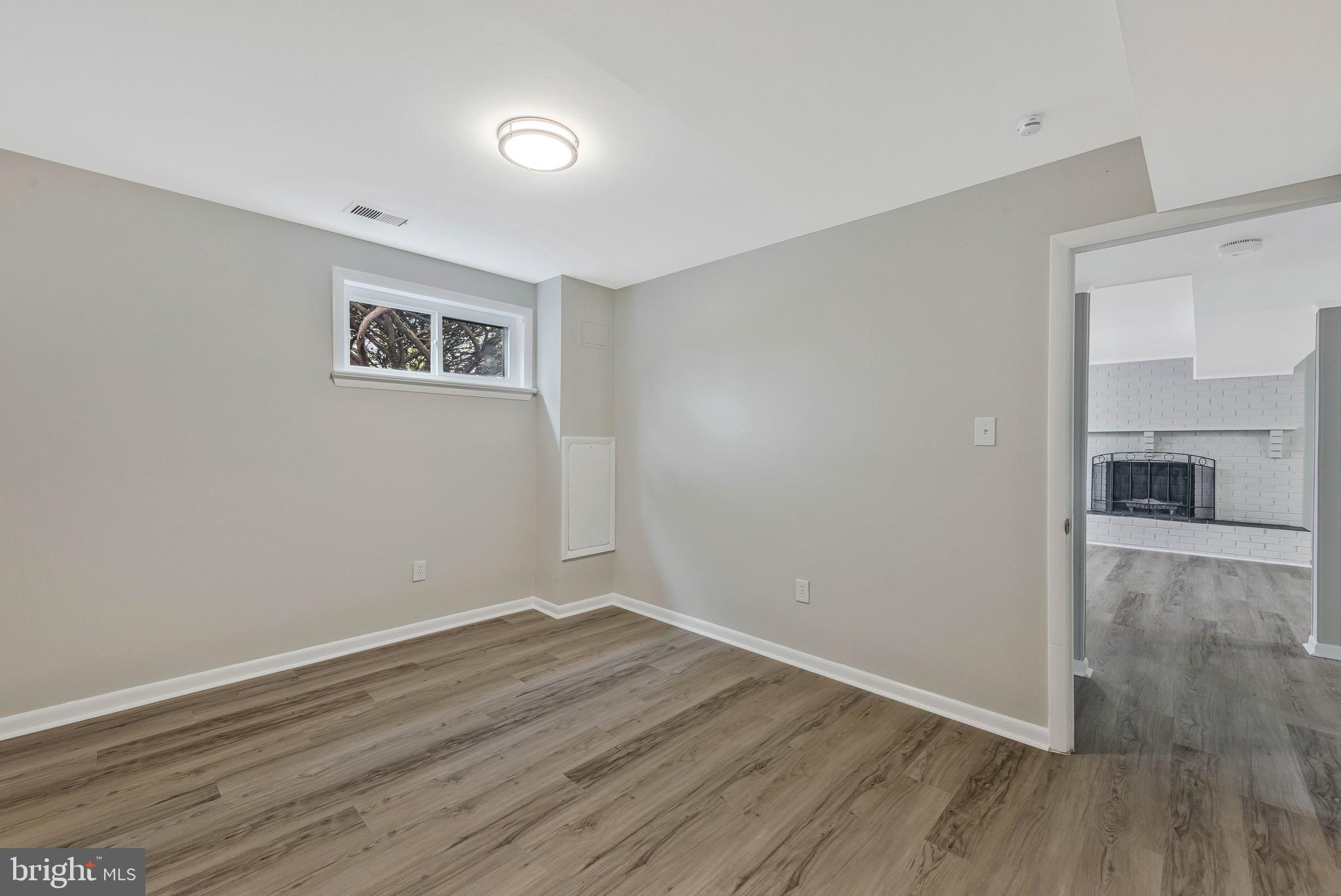 CHRIS MAR MANOR - Residential