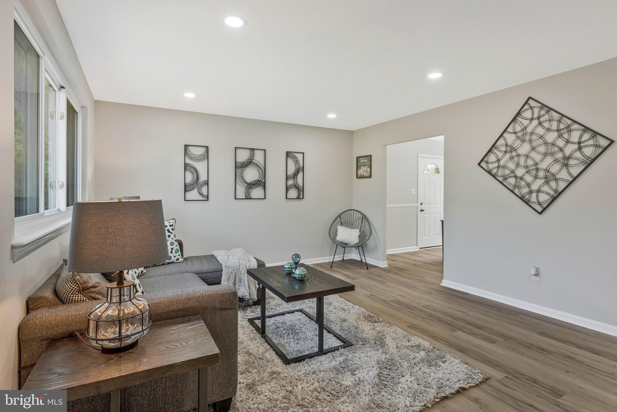 CHRIS MAR MANOR - Residential