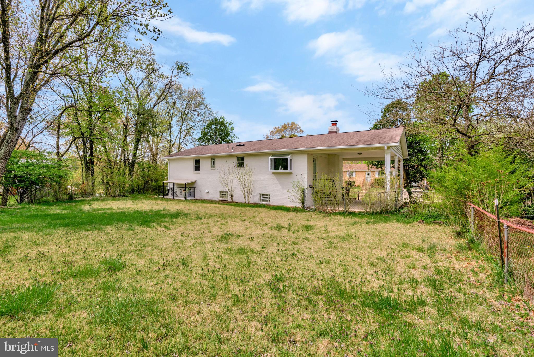 CHRIS MAR MANOR - Residential