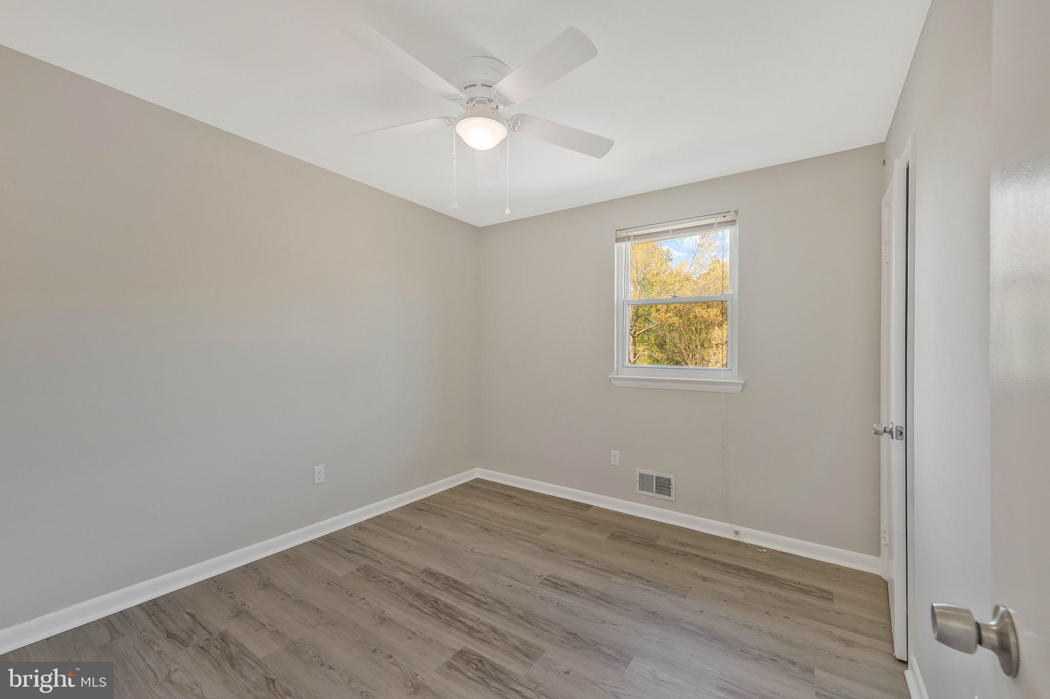 CHRIS MAR MANOR - Residential