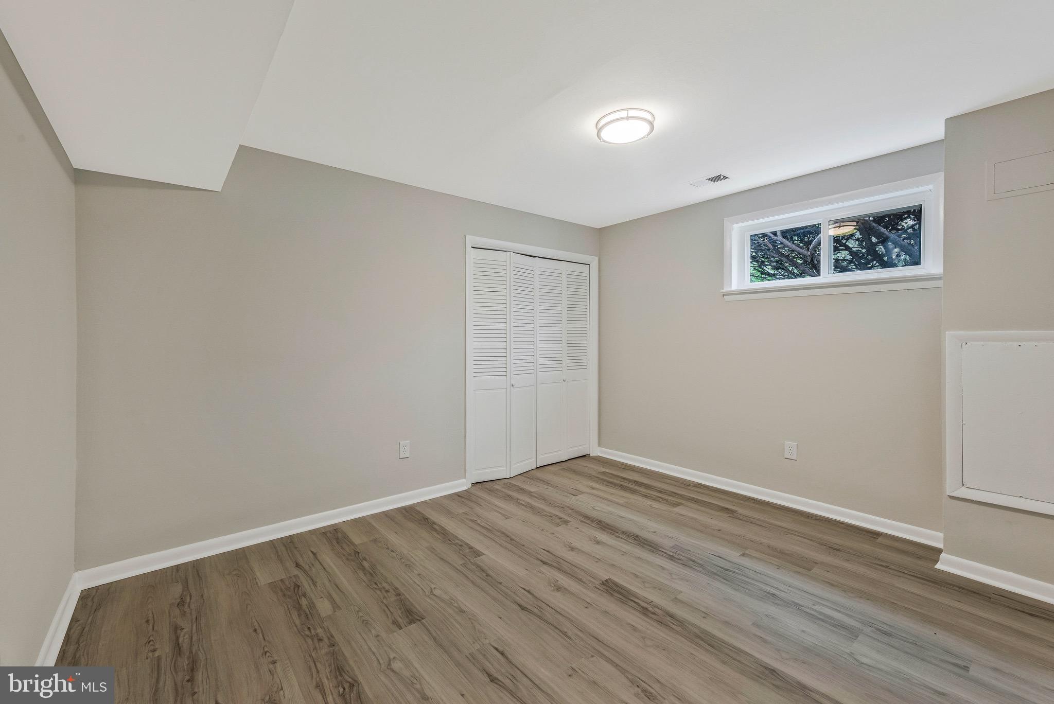 CHRIS MAR MANOR - Residential