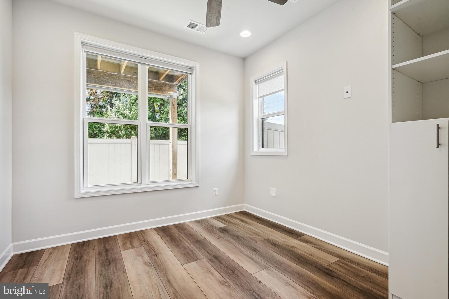 WEST OAKS CORNER - Residential