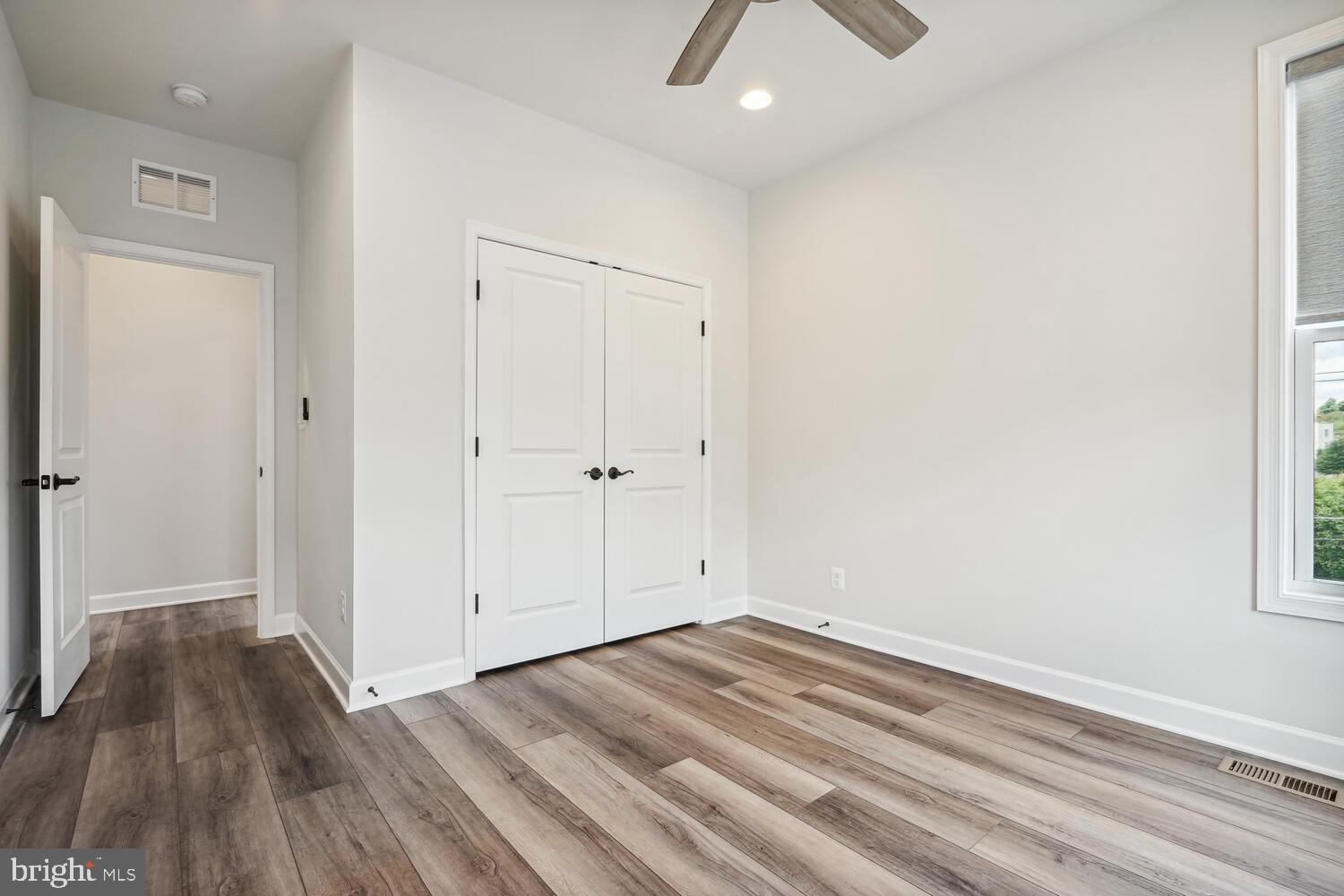 WEST OAKS CORNER - Residential