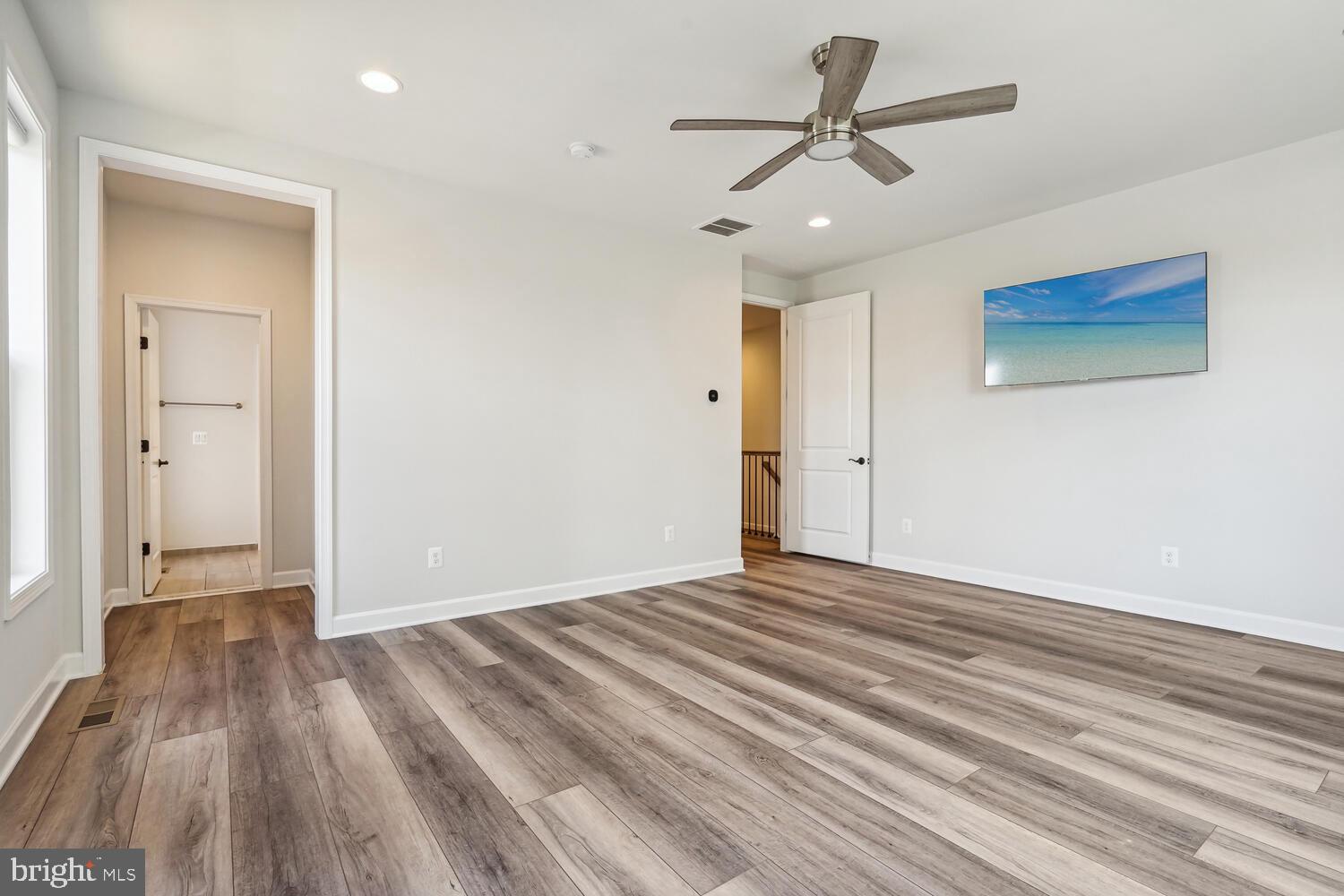 WEST OAKS CORNER - Residential