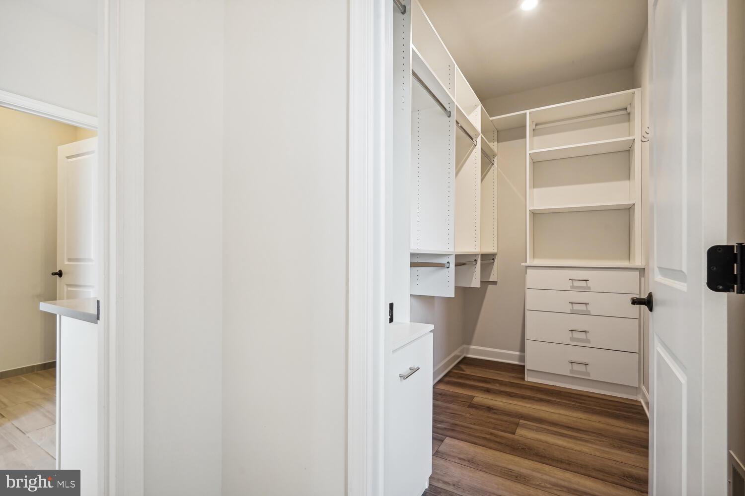 WEST OAKS CORNER - Residential