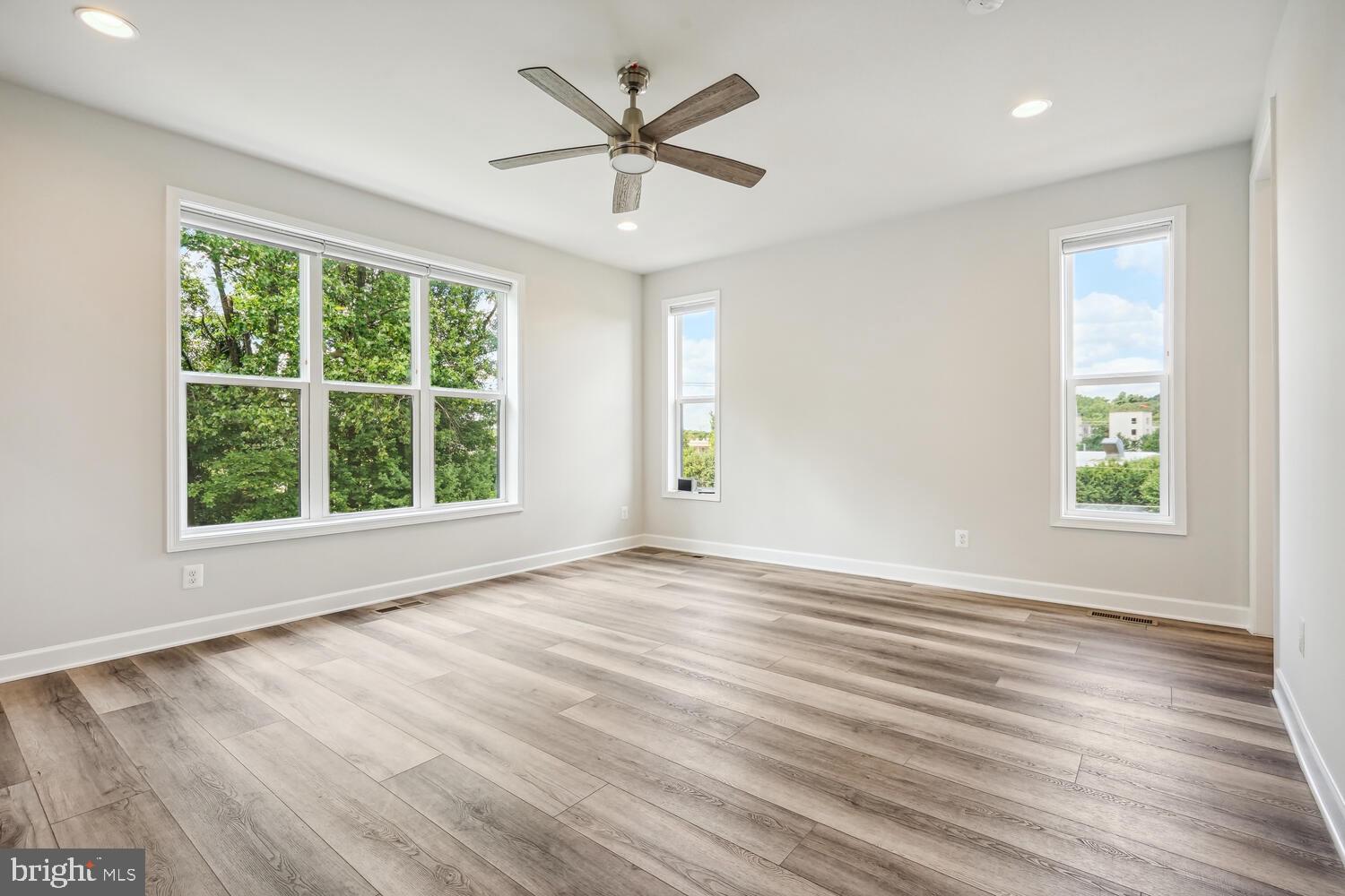 WEST OAKS CORNER - Residential