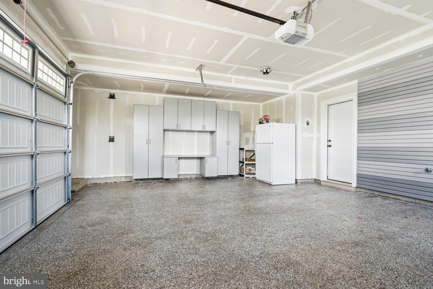 WEST OAKS CORNER - Residential