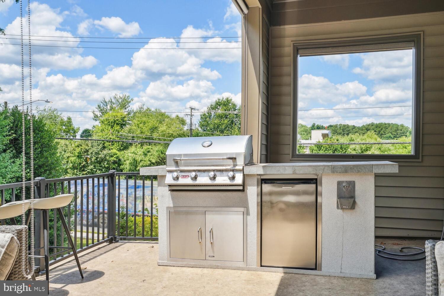 WEST OAKS CORNER - Residential