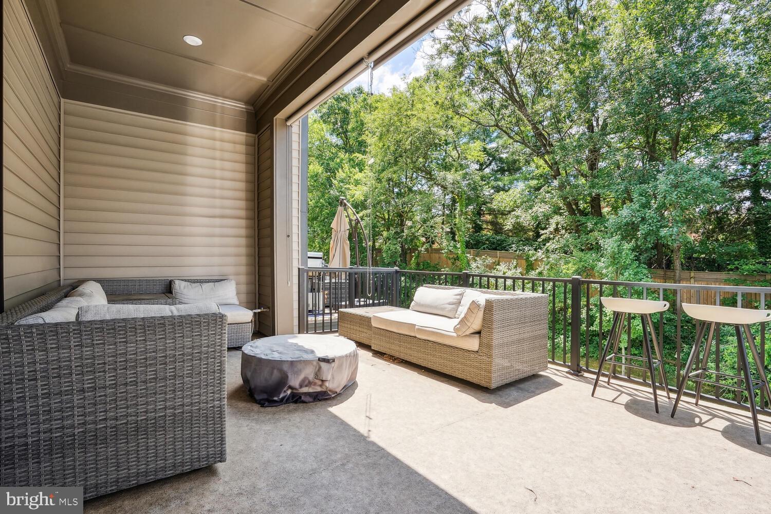 WEST OAKS CORNER - Residential