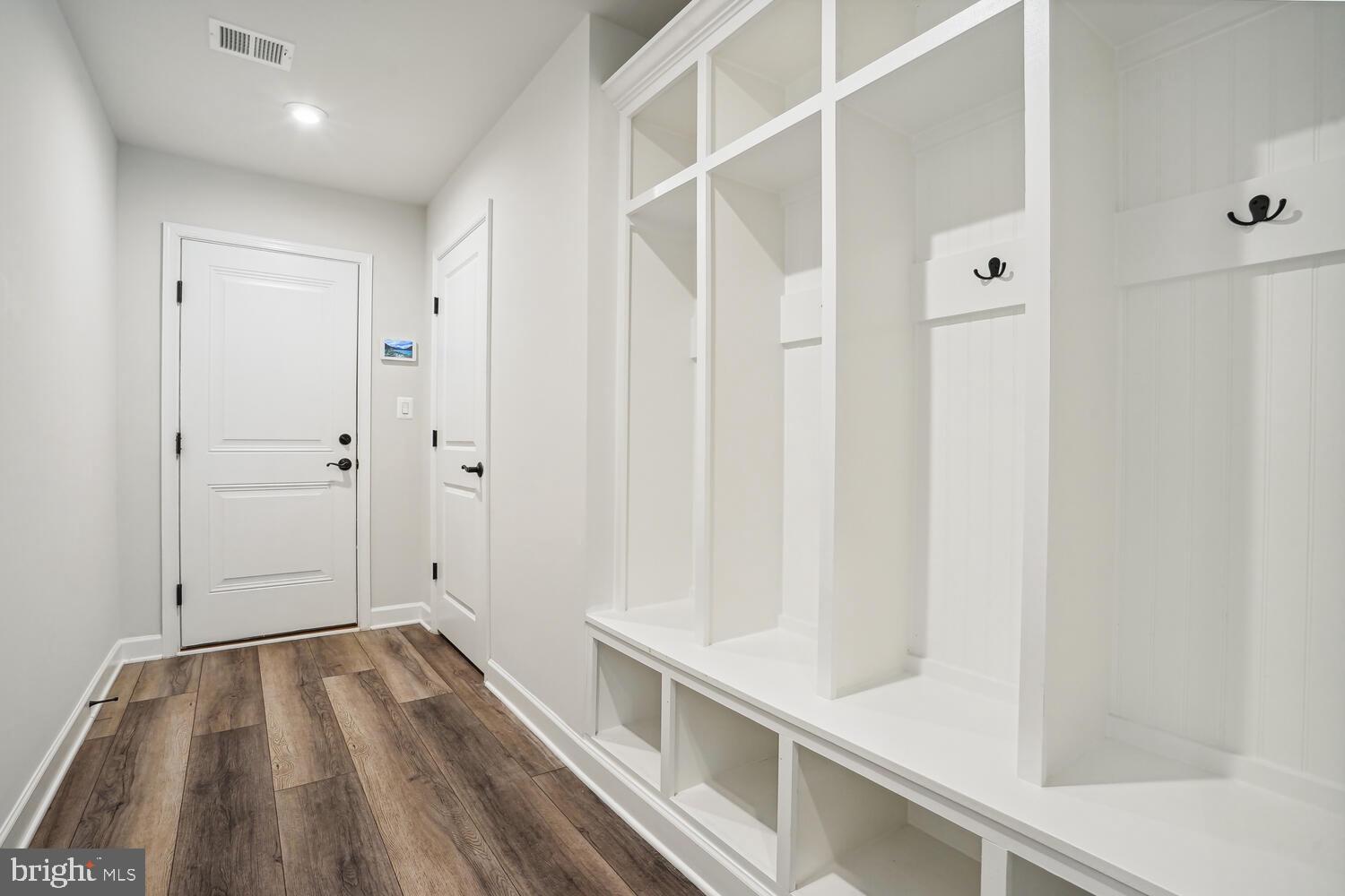 WEST OAKS CORNER - Residential