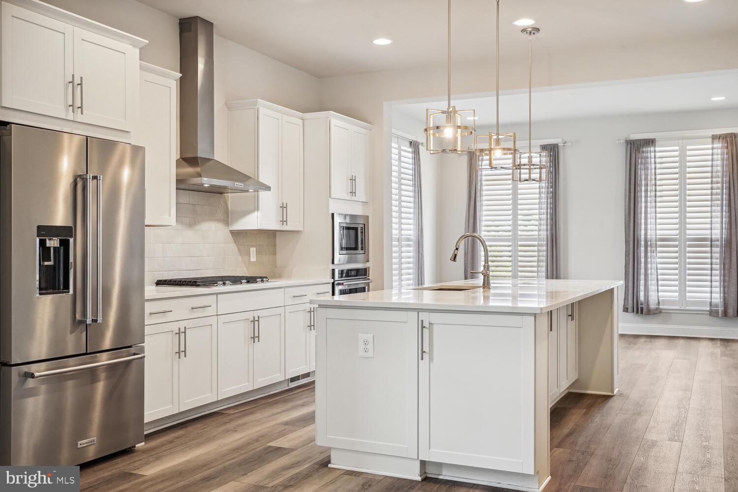 WEST OAKS CORNER - Residential