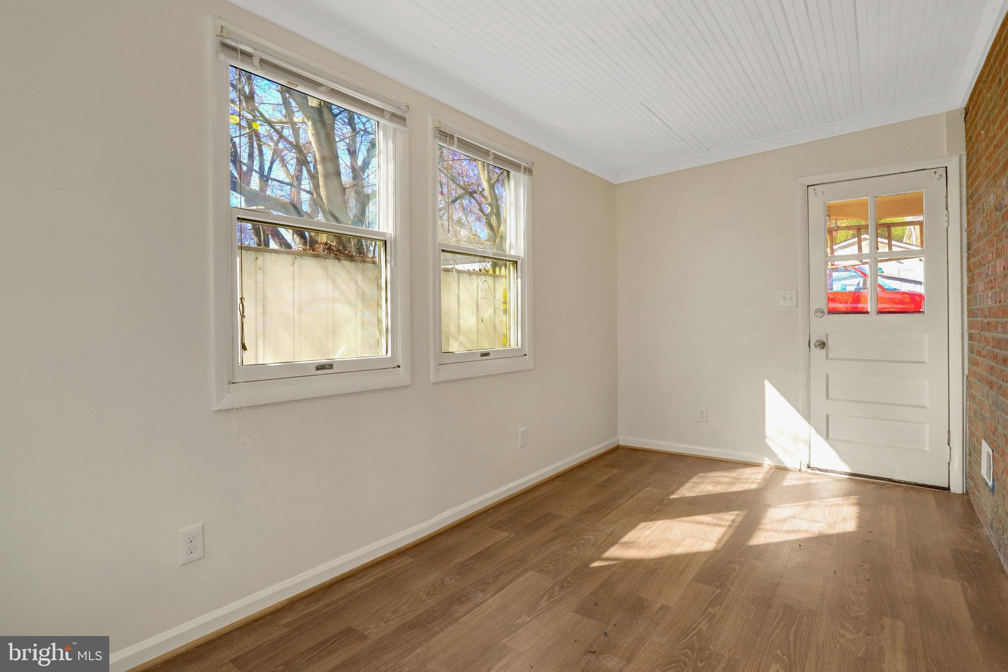 TEMPLE VIEW - Residential