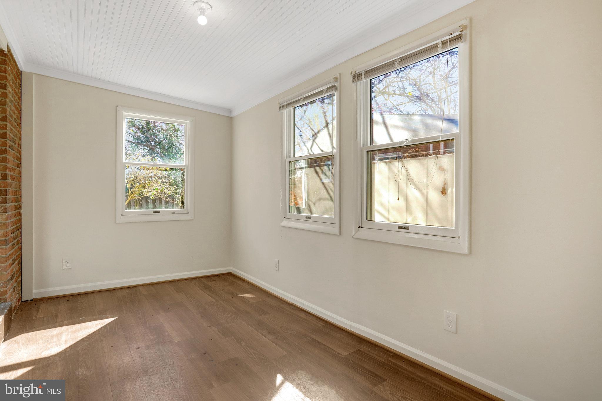 TEMPLE VIEW - Residential