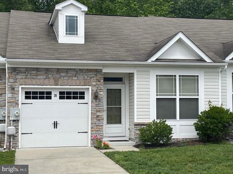 39 STARFIRE COURT DOVER DE 19901