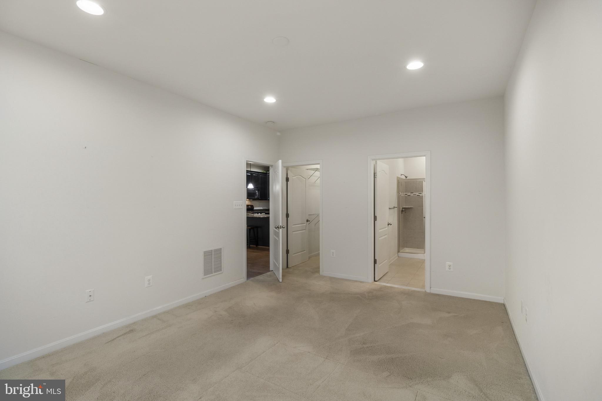 LONGACRE VILLAGE - Residential