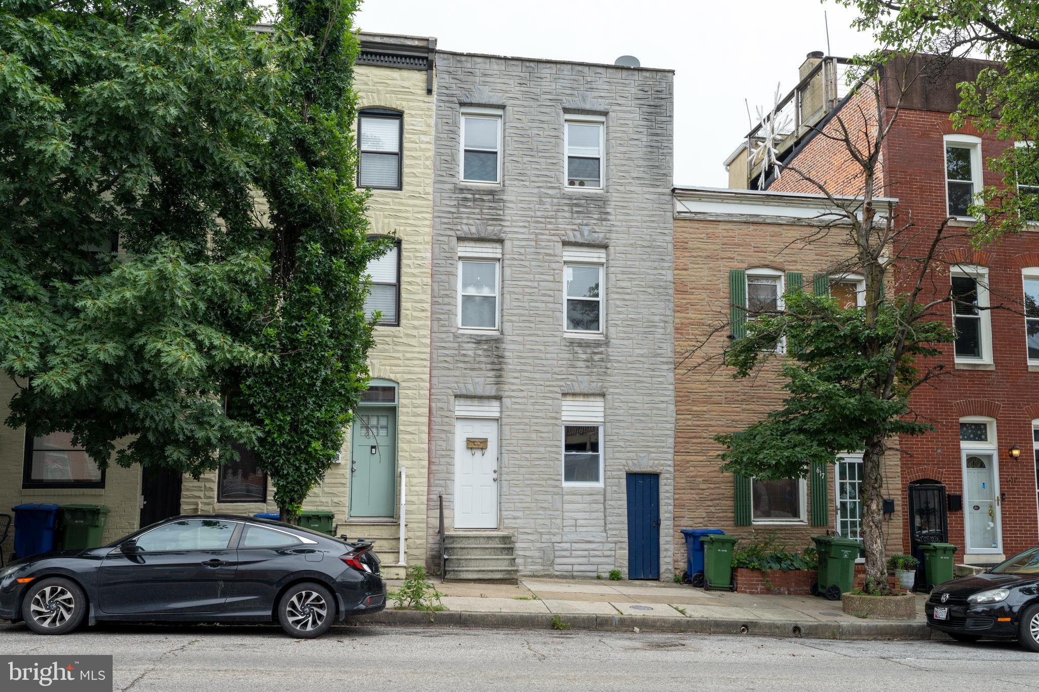 Adorable 1-bedroom first floor apartment in the heart of Patterson Park. Brand new renovation, with new kitchen, new bath, new floors, etc. The unit style is one room opening into the next, with the kitchen and bath at the rear of the apartment. This apartment has sole use of the courtyard at the rear of the building. Available immediately, owner has minimum credit score for tenants of 700. This is a wonderful home!