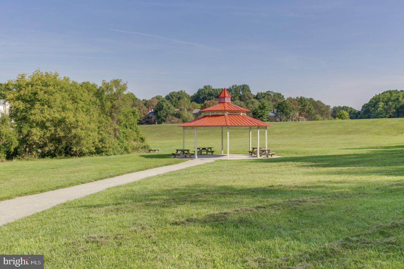 VILLAGE OF OWEN BROWN - Residential