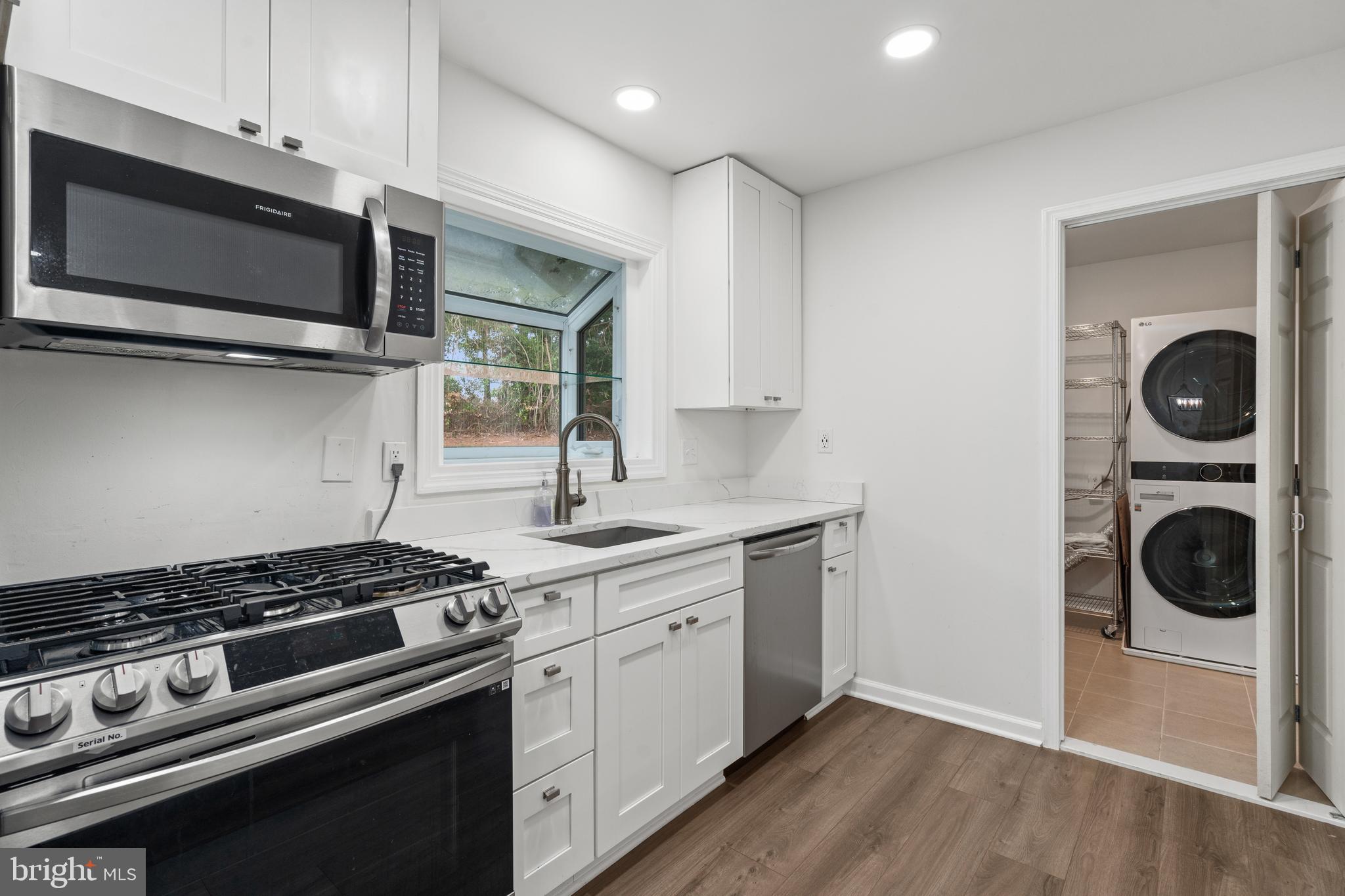 STERLING  PARK - Residential