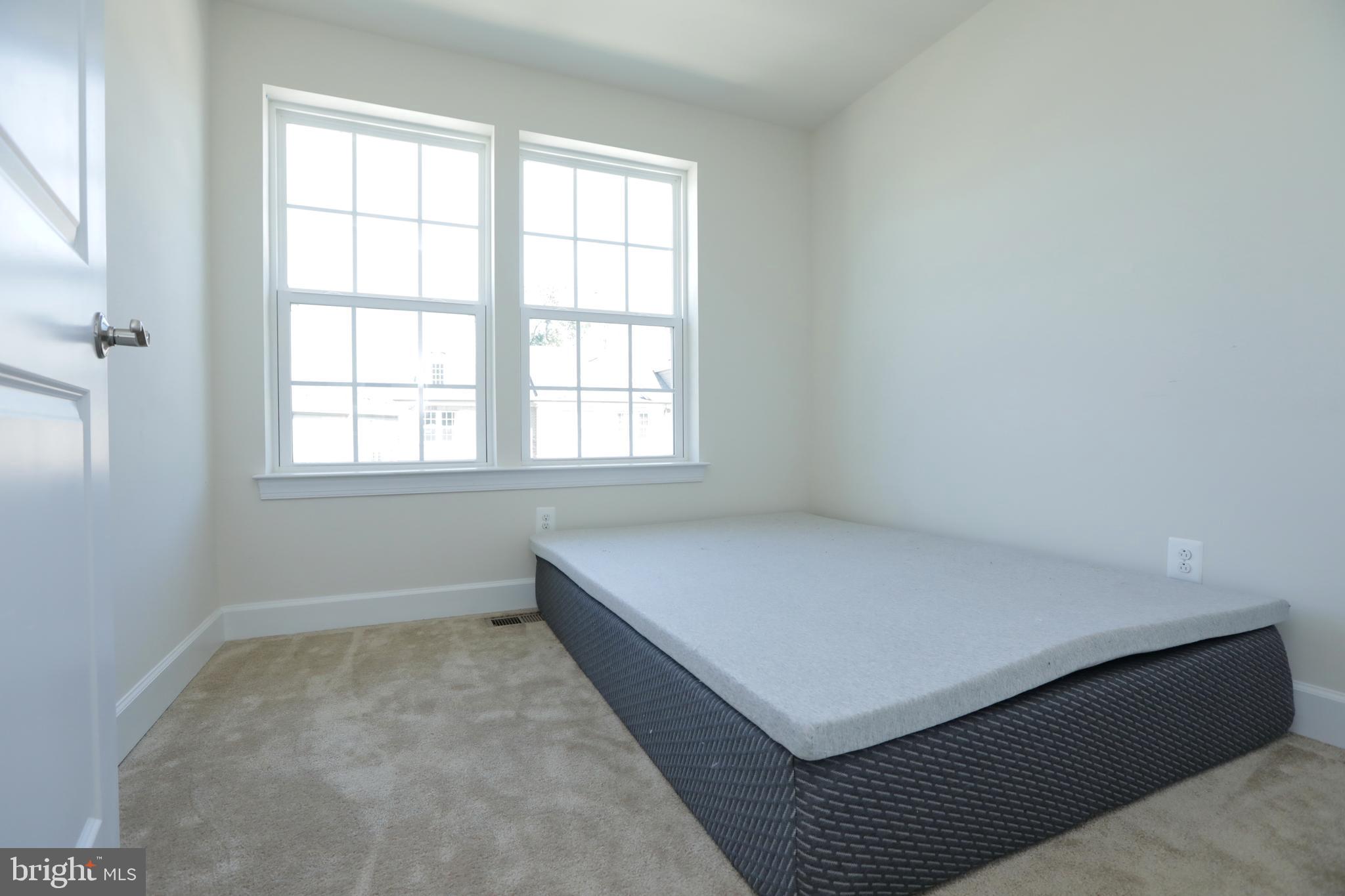 HAMILTON PARK - Residential