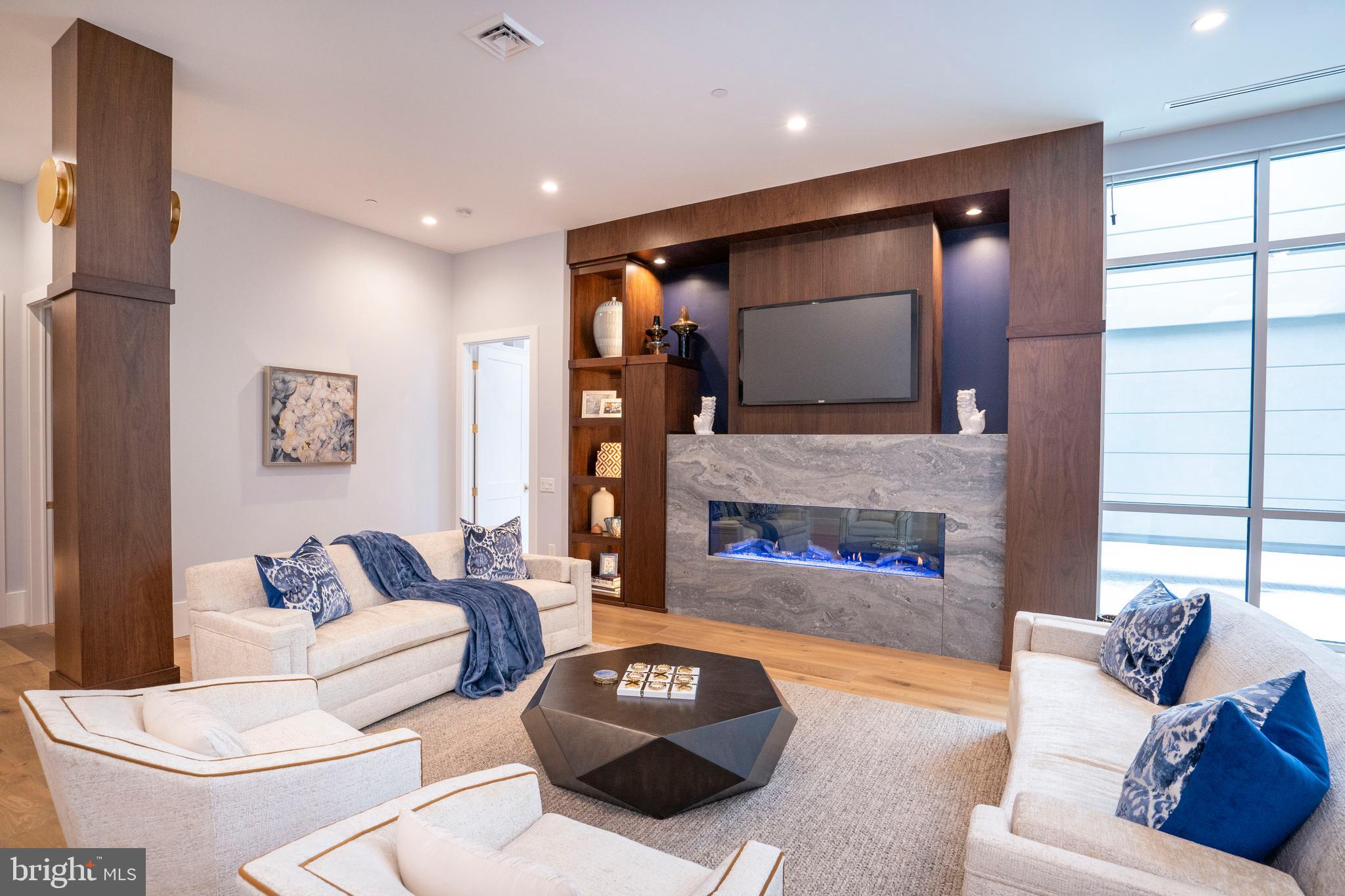 101 N QUEEN STREET 406