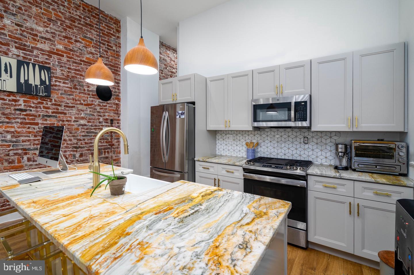 PENNSPORT - Residential Lease