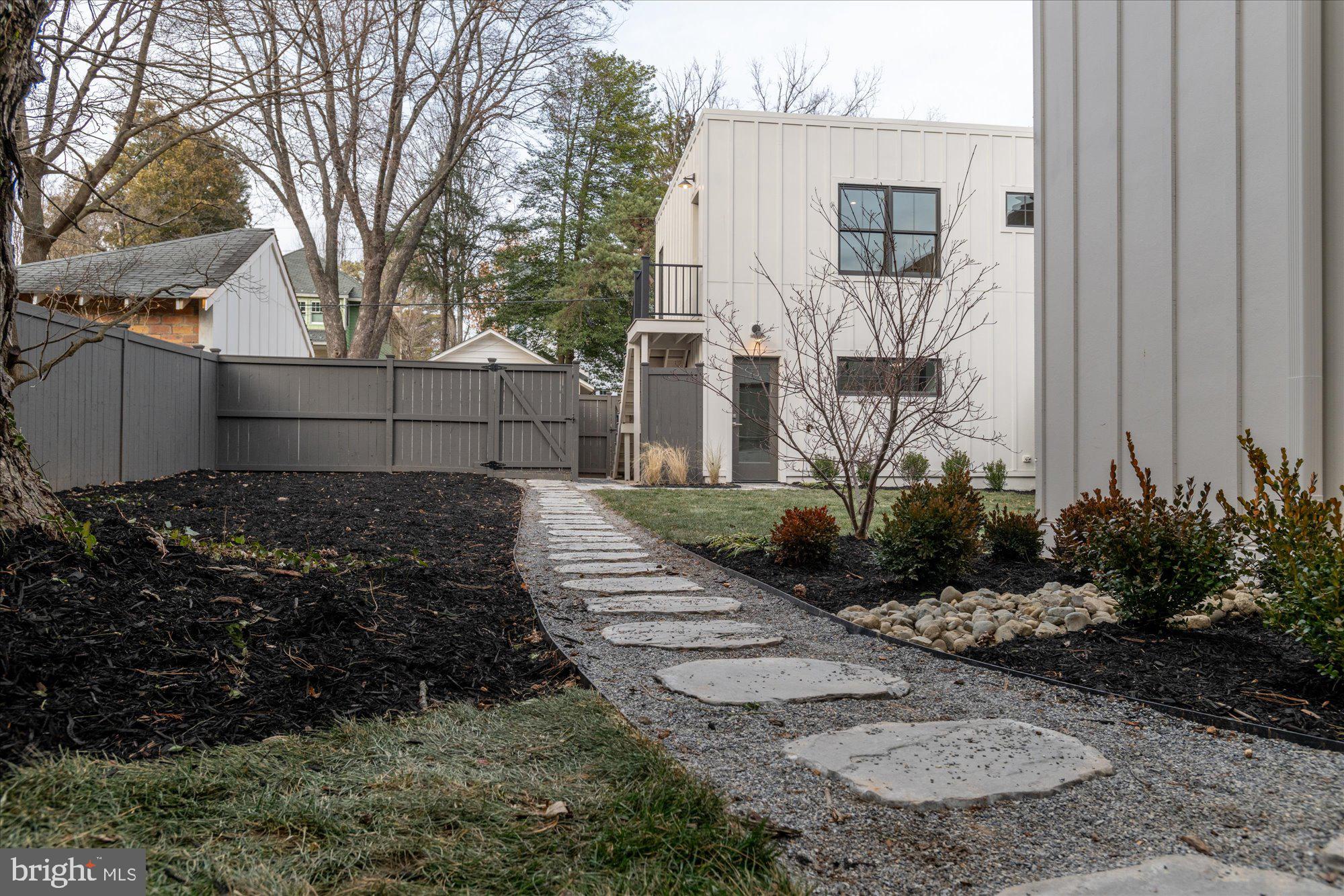 WAKEFIELD - Residential