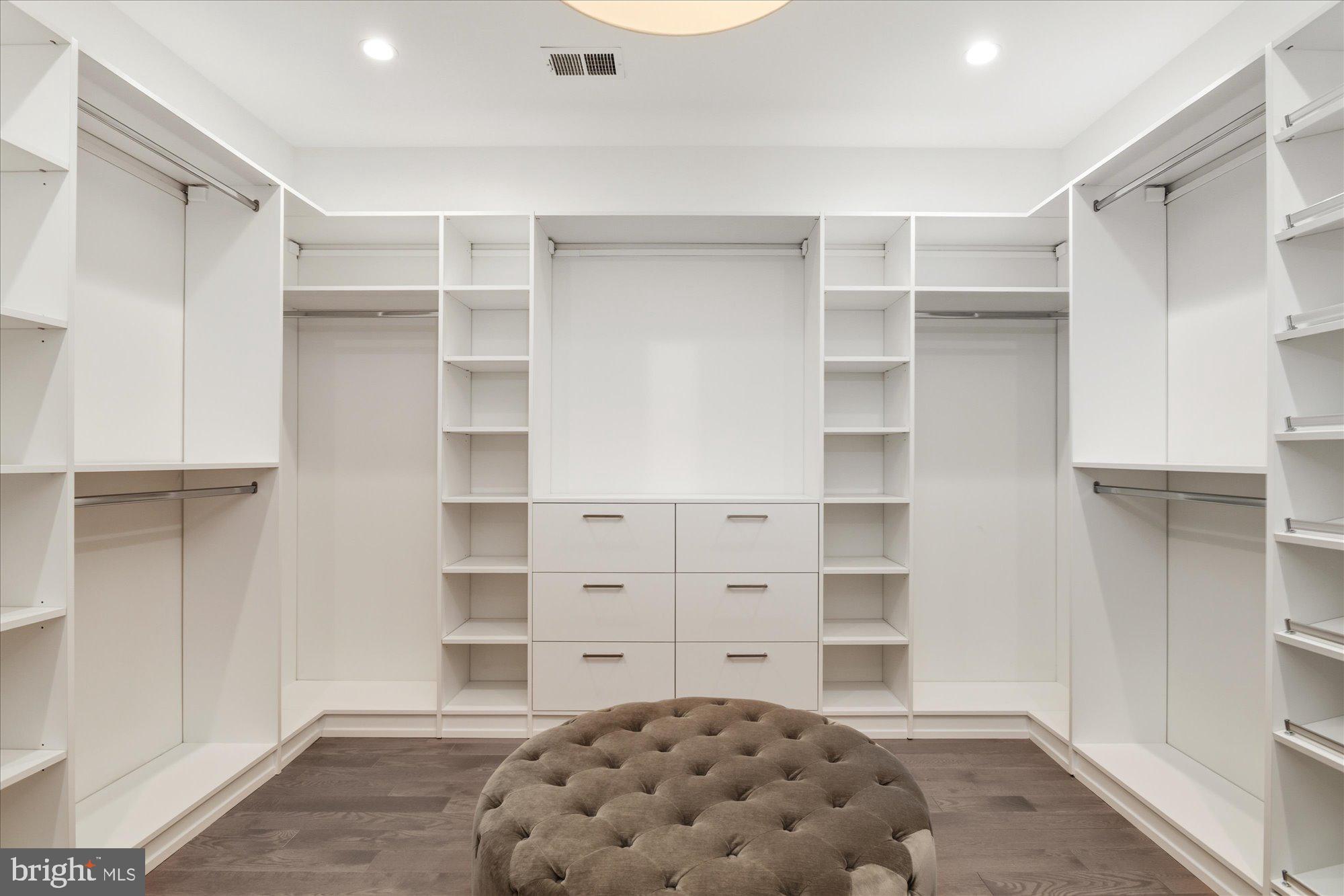 WAKEFIELD - Residential