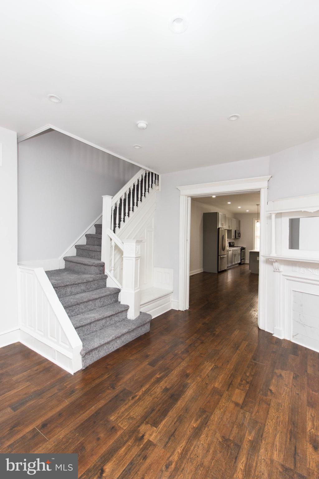 WALNUT HILL - Residential