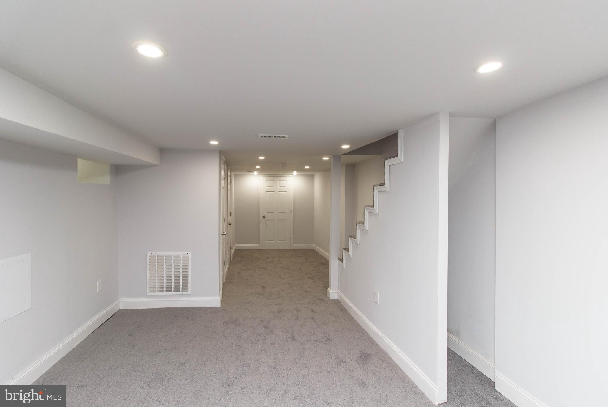 WALNUT HILL - Residential