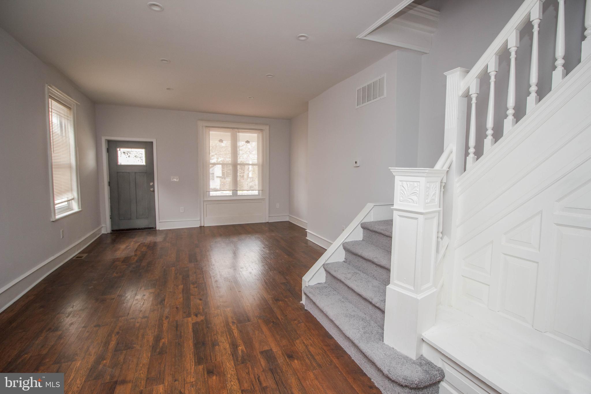 WALNUT HILL - Residential