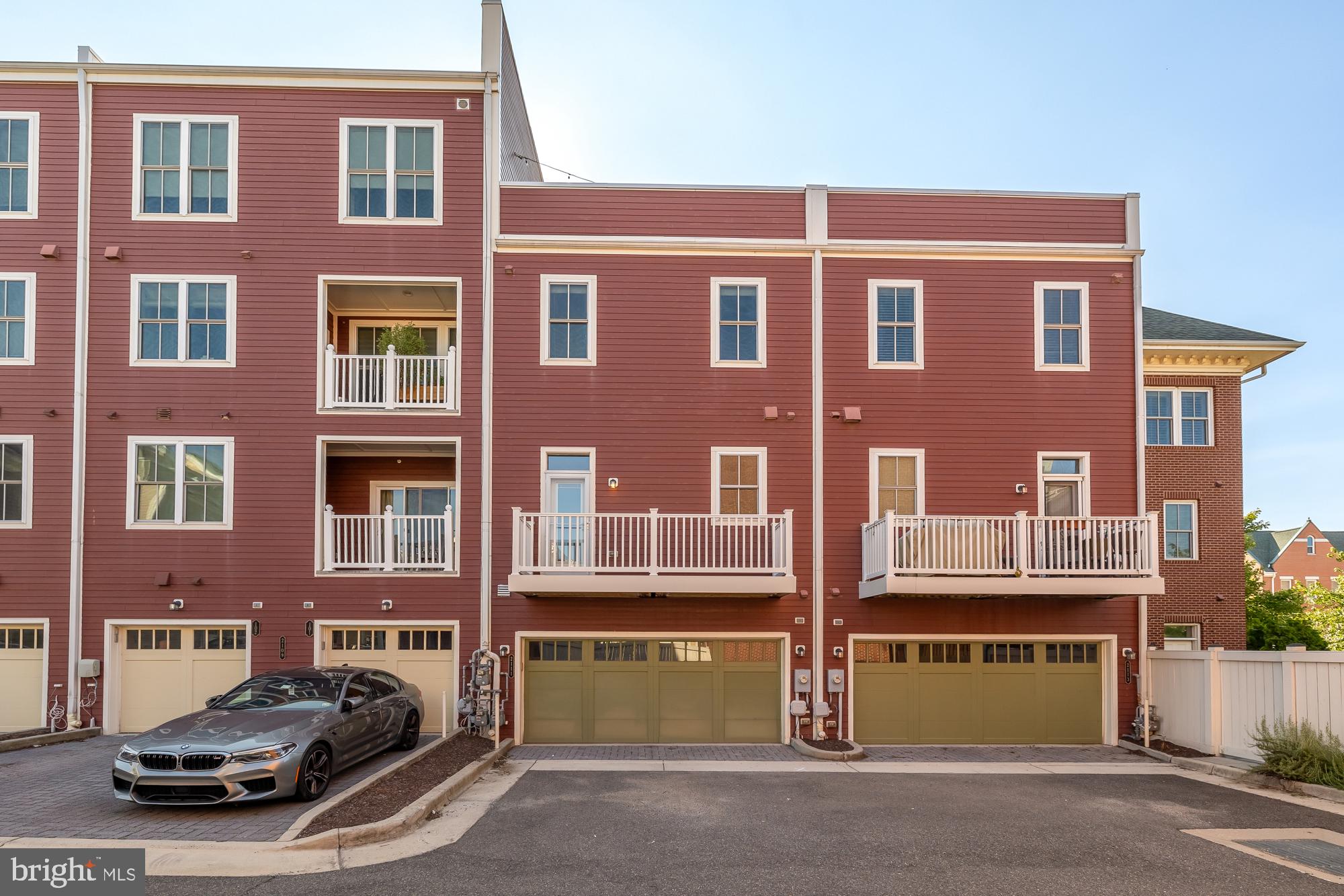 POTOMAC  YARDS - Residential