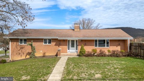 Homes For Sale - 805 E High Street<br/> Centre County, BELLEFONTE, PA 16823