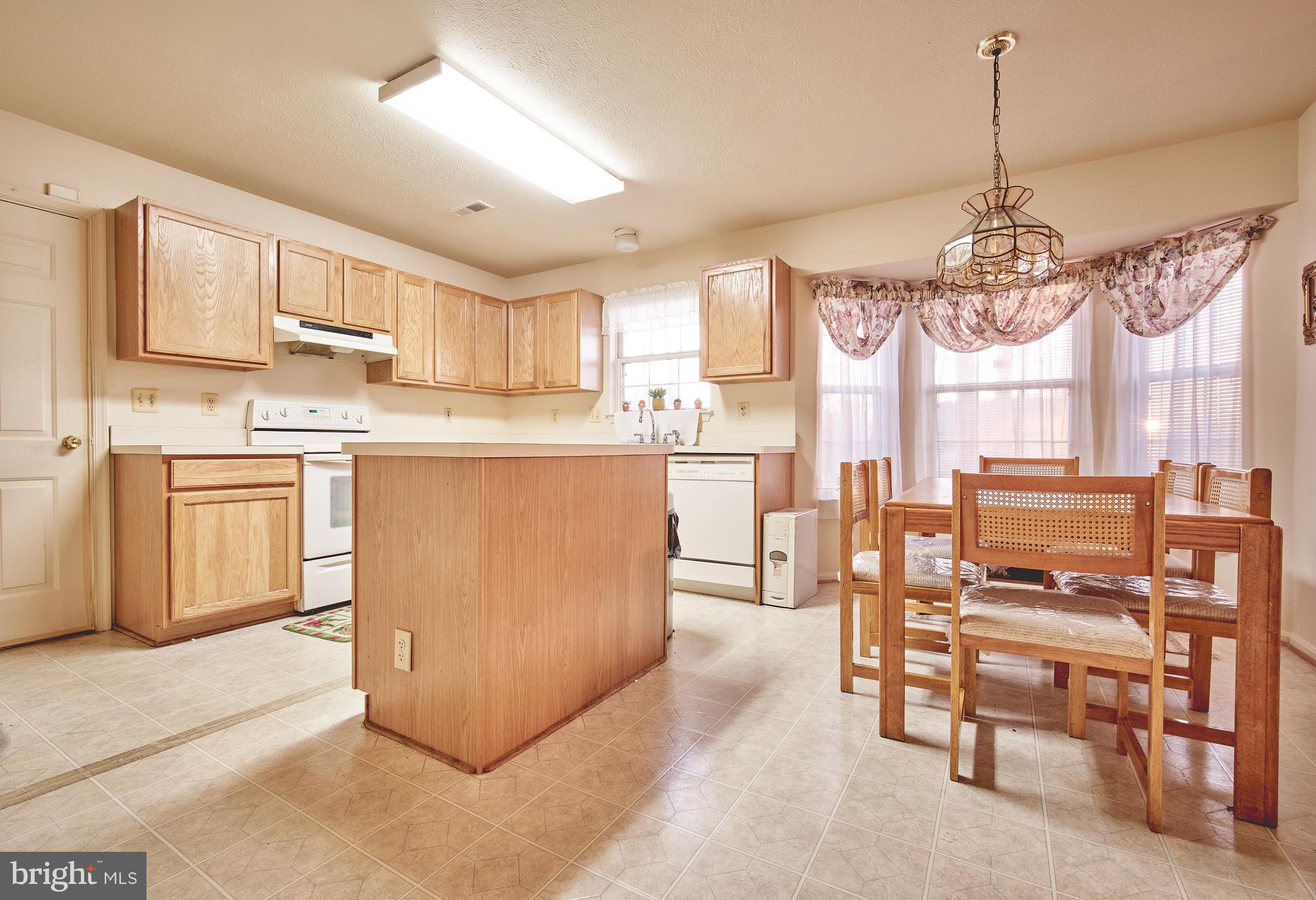 ARAGONA VILLAGE - Residential