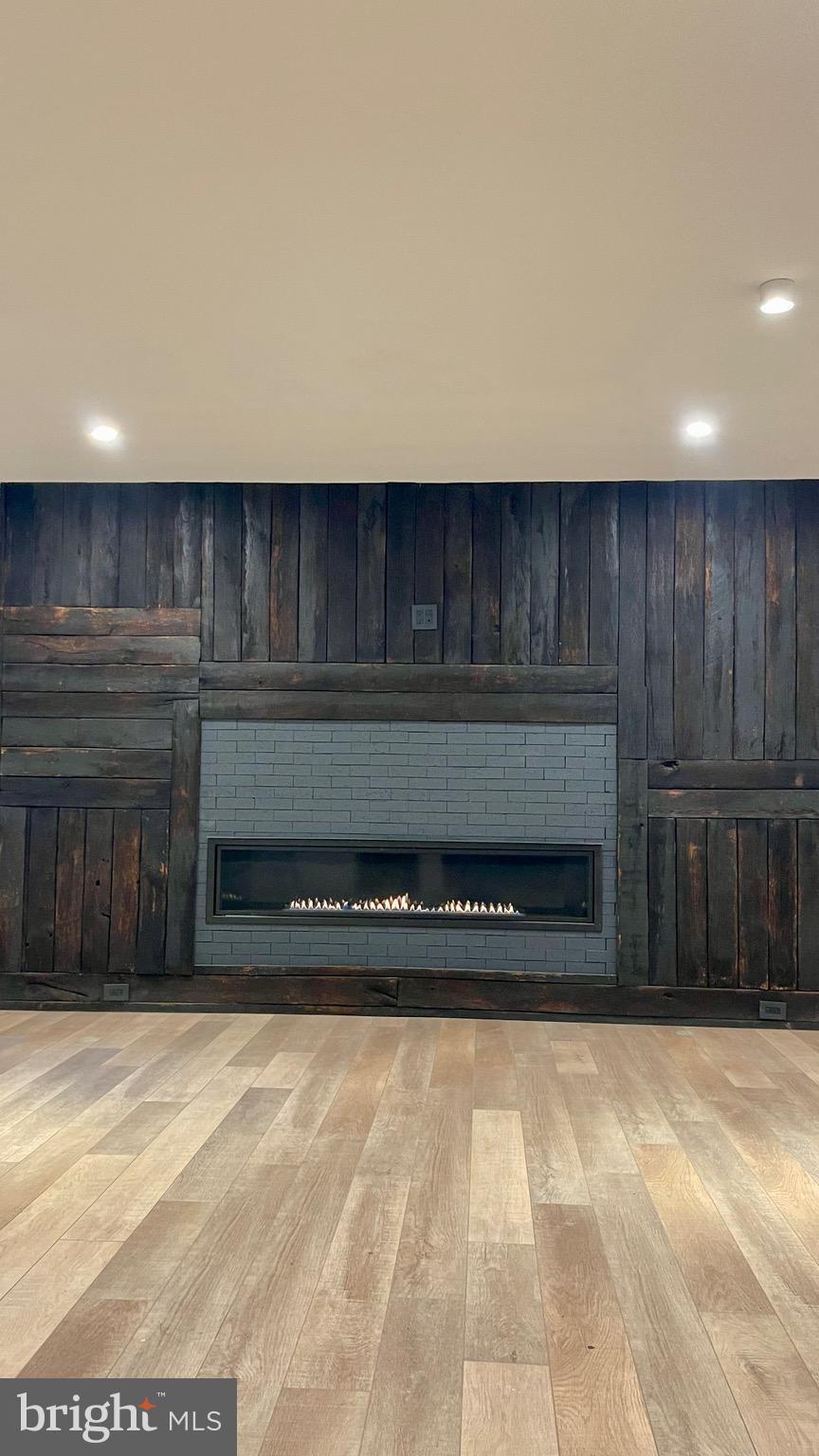 CHESTERBROOK WOODS - Residential