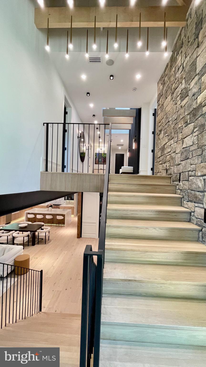 CHESTERBROOK WOODS - Residential