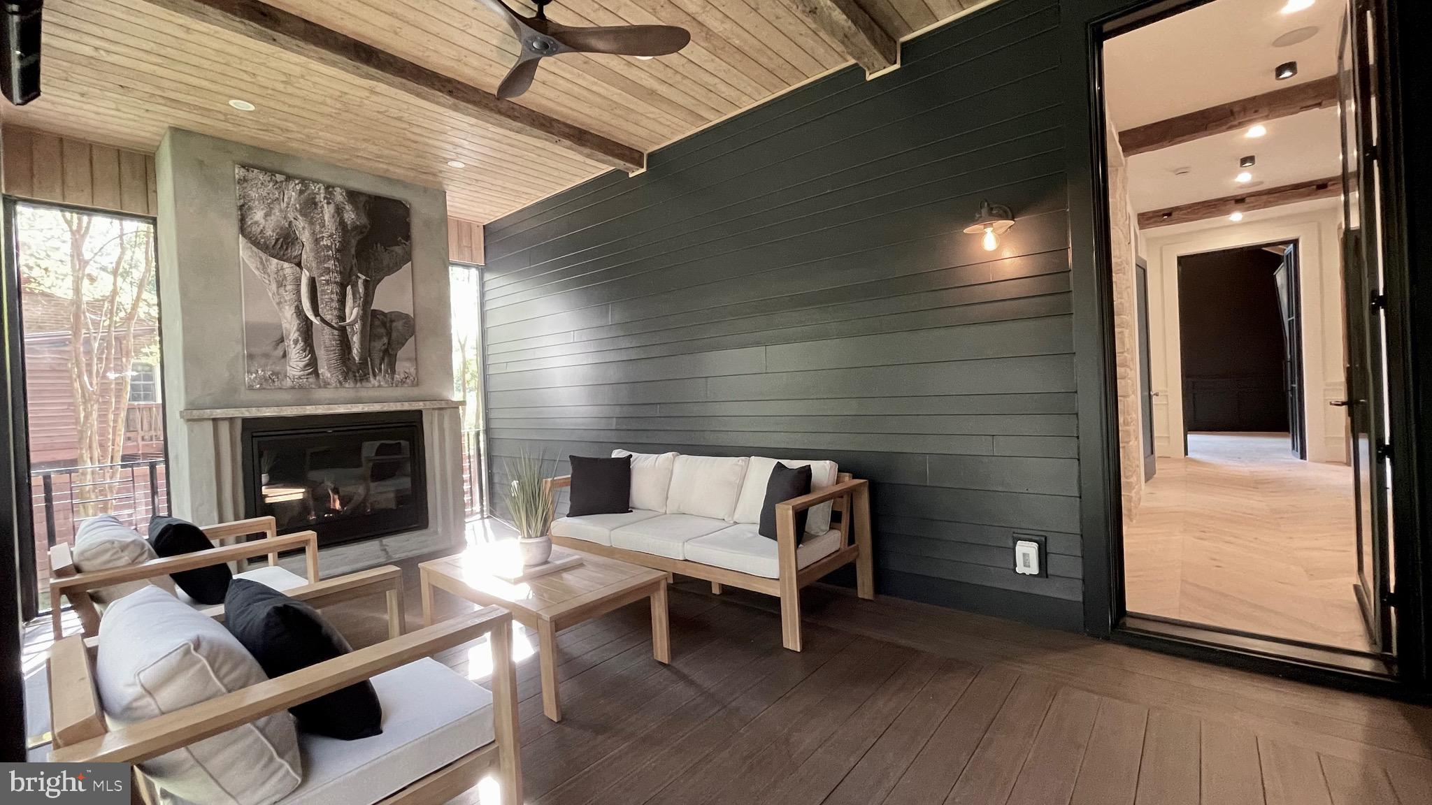 CHESTERBROOK WOODS - Residential