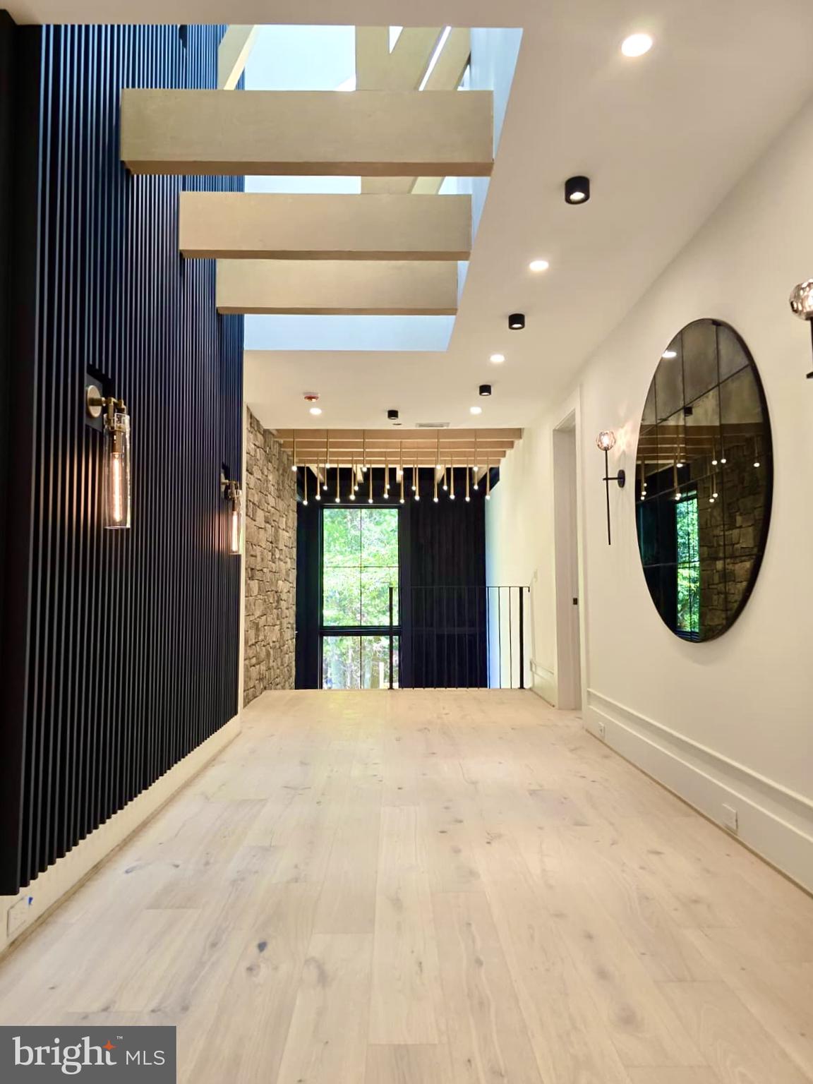 1441 WOODACRE DRIVE