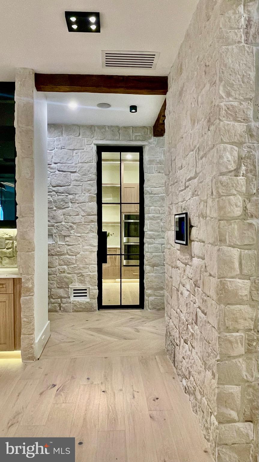 CHESTERBROOK WOODS - Residential